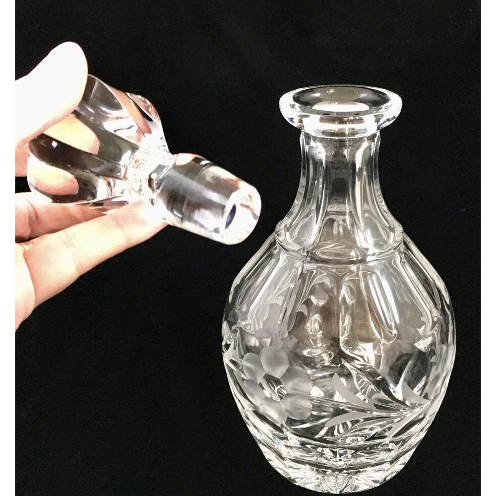 Gorham Crystal Wine Decanter 11” Tall “Spring Meadow” Clear
